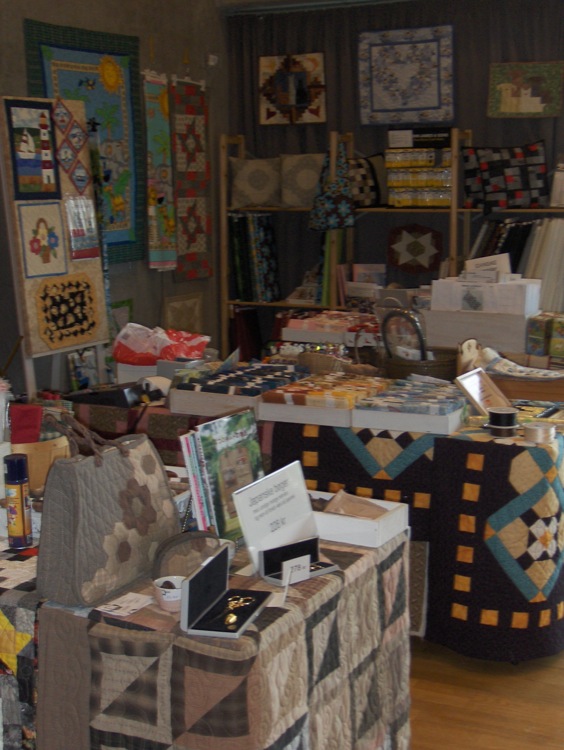 gal/Quiltefestival_i_Middelfart_2008/Butikker/quiltefestival2008,fredag037.JPG
